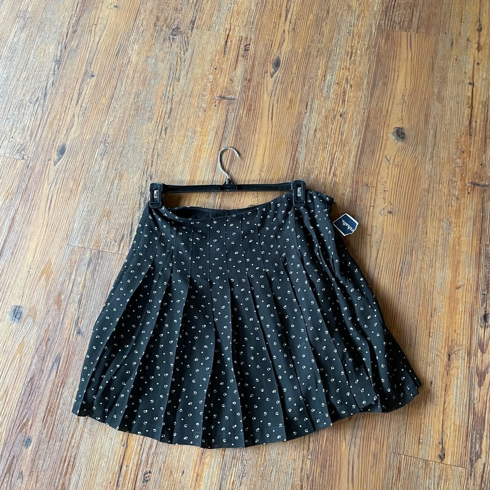 Lauren Ralph Lauren pleated skirt size 12 NWT